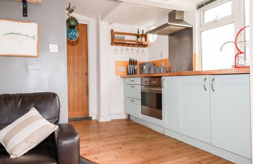 Gorran Haven Cottage | THE MOONBEACH CABIN, pet friendly, with a garden in Gorran Haven