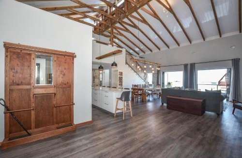 Kleinmond House | The Neighbours - Kleinmond