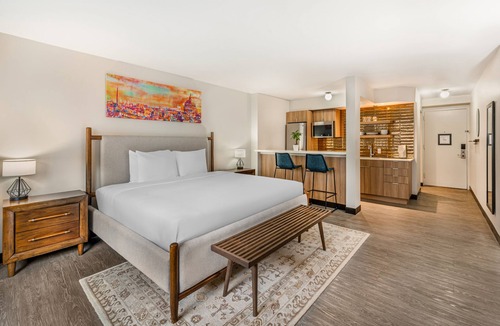 Connecticut Ave - K Street Hotel | The Quincy, an Ascend Collection Hotel
