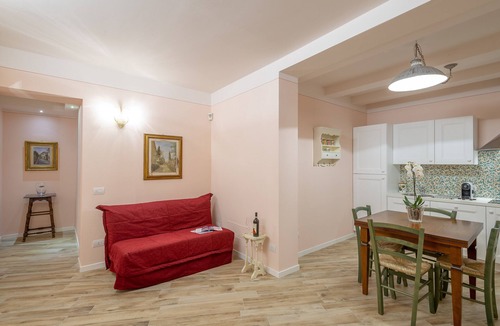 Lastra a Signa Apartment | The Residence of Pleasures Lost - Rosa