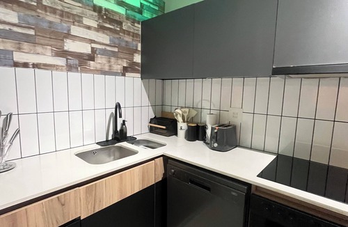 Greater Johannesburg Metropolitan Area Apartment | The Sanctuary: Sleek Smart Space