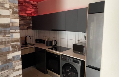 Greater Johannesburg Metropolitan Area Apartment | The Sanctuary: Sleek Smart Space
