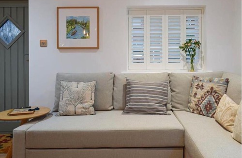 Shottery House | The Snug Entire home Sleeps 2, Stratford upon Avon