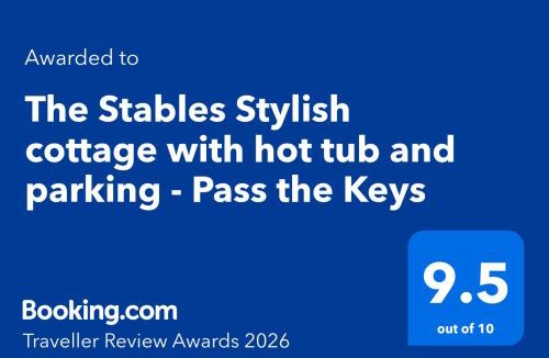 Ebrington House | The Stables Stylish cottage with hot tub and parking - Pass the Keys