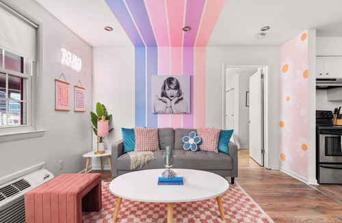 Music Row Apartment | The Swiftie Suite Taylor themed Oasis in Midtown