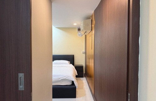 Ratchathewi Hostel | The Victory View - Hostel - Adults only