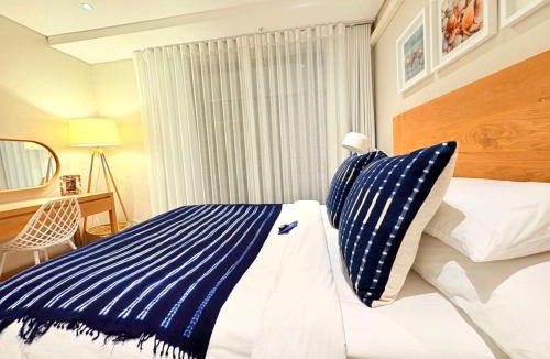 Hermanus City-Centre Apartment | The View - Kalliste Ocean Front Stays