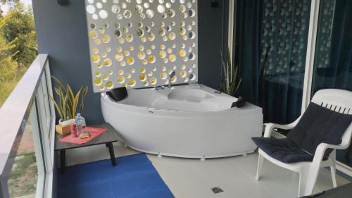 Prakhon Chai Hotel | The Village