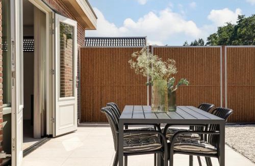 Groet House | The Ville