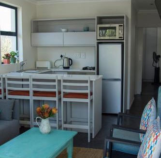 Eastcliff House | The Yacht