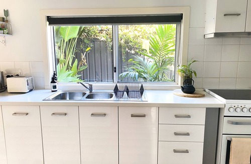 Umina Beach Cabin | The Yoga Retreat - Walking distance to Umina Beach