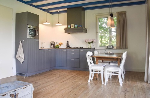 Schellinkhout House | This 6-person vacation home is located in the village of Schellinkhout on the Markermeer lake.