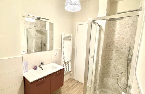 Prato Apartment | This apartment is located in Prato, in a strategic area just a few meters from the Pecci Museum of Contemporary Art and 15 km from Florence. It is situated in front of the Prato Courthouse, near the central train station and the Prato Est highway exit.Id