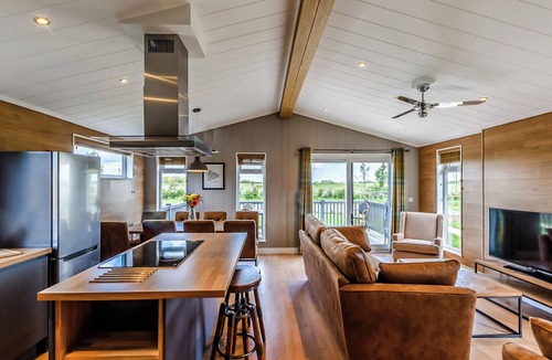Saintbury Ski Chalet | This spacious lodge is perfect for a break away in the English countryside.