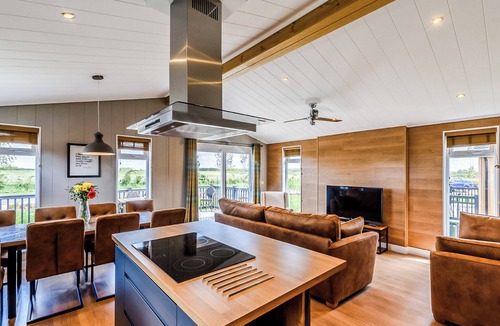 Saintbury Ski Chalet | This spacious lodge is perfect for a break away in the English countryside.