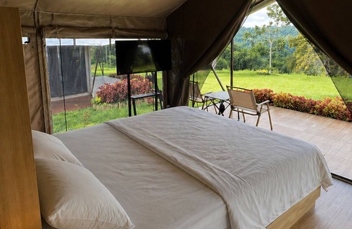 Nungnung Hotel | Tikumbar - Glamping, Cafe, Camping Ground & Campervan