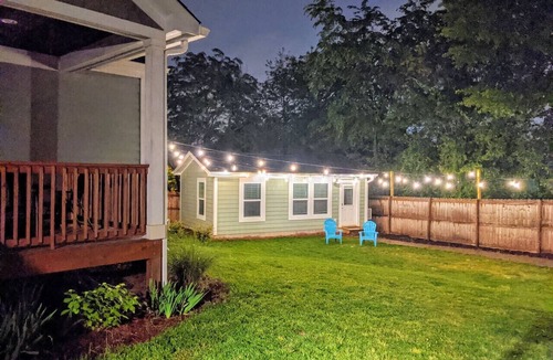 Villa Heights Apartment | Tiny House, Walk to Light Rail and Optimist Food Hall