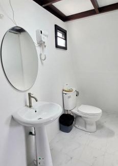 Bang Phai House | Tiny Island Lake Lodge