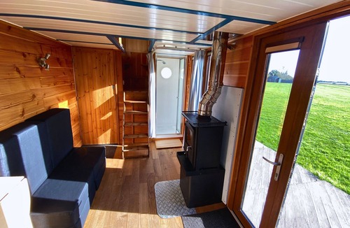 Maidwell Cabin | Tinywood Two, dog friendly with hot tub, sleeps six people in Warwick