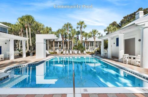 Delos House | Toes In The Sand-ON GULF-FRANGISTA BEACH