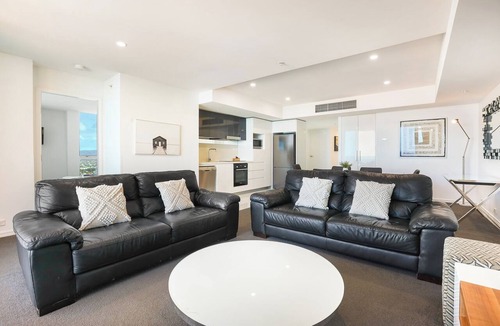 Surfers Paradise Apartment | TOP FLOOR H Residence 3 bedroom Apartment 13205 - Level 32