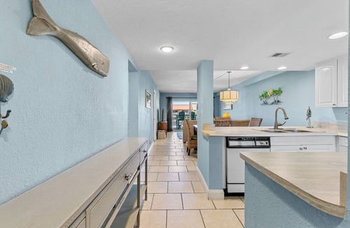 Point East Condo | 🏖️Top Floor with Ocean Views | Awesome Amenities | Point East 320🏖️