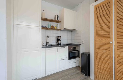 Egmond aan Zee Apartment | Top location! Next to lighthouse, beach 50m EBB