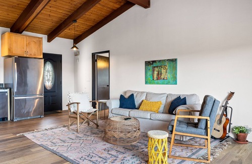 Sylvia Park House | Topanga 3 bdrm/2ba mountain view home with huge deck.