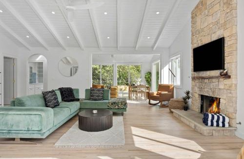 Fernwood House | Topanga Cabin with Sauna and Peloton by Colby and Conrad