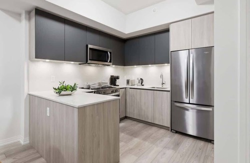 Toronto Entertainment District Apartment | Toronto Boutique 4BR 3.5 Bath Stay for 10