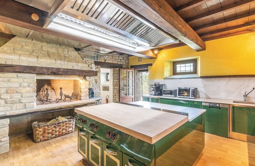 Firenzuola House | Torre delle Rose is a wonderful vacation villa created by the careful renovation of a farmhouse in a