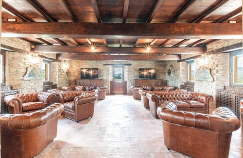 Firenzuola House | Torre delle Rose is a wonderful vacation villa created by the careful renovation of a farmhouse in a