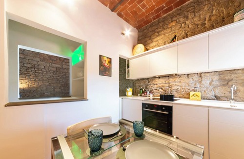 Prato Apartment | Tower Loft Free Parking 25 minutes from Florence
