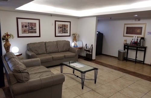 Lansing Hotel | Townhouse Lansing Near Calumet City I-94/I-80