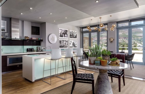 Cape Town City Centre Apartment | Tranquil 3-bedroom apartment with AC in Cape Town