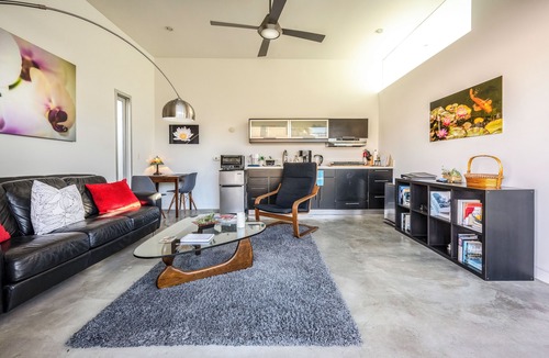 Venice Cottage | TRANQUIL AND CONTEMPORARY SECLUDED GUEST HOUSE, VENICE CA