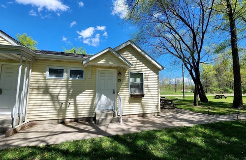 Trempealeau Cottage | Tranquil Cottage with Picnic Table and Fire Ring in Trempealeau, Wisconsin