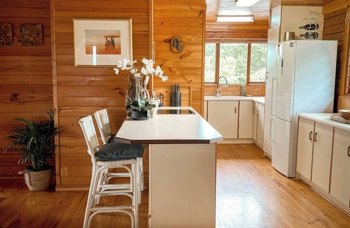 Hoekwil House | Tranquil forest retreat -Panoramicmountain views