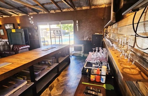 Gundaroo House | Trawalla - an entire house & pool bar - GREAT FOR GROUPS