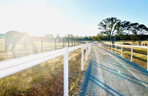 Gundaroo House | Trawalla Farm Stays - Entire House and Large Pool Bar - Perfect for Groups