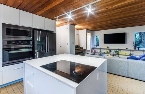 Upper Lonsdale House | Treehouse in the Woods