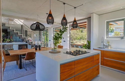 Fernkloof Villa | Treestone Villa | Hermanus | Pool | Mountain views