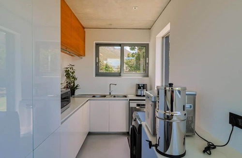 Fernkloof Villa | Treestone Villa | Hermanus | Pool | Mountain views
