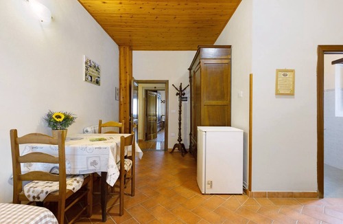 Borgo San Lorenzo Apartment | Triple Room Chiara: Warmth and Comfort in the Heart of Mugello