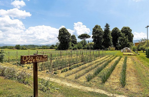 Borgo San Lorenzo Apartment | Triple Room Chiara: Warmth and Comfort in the Heart of Mugello