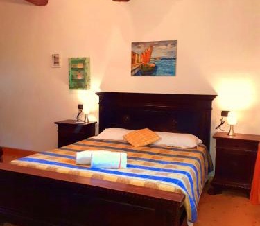 Vicchio House | TUSCAN HILLS - STONEHOUSE, GARDEN & POOL