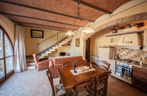 Gambassi Terme House | Tuscan house in an ancient village near San Gimignano - Il Fienile