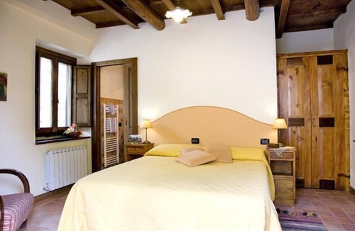 Pratovecchio House | TUSCANY. INDEPENDENT ROOM WITH PRIVATE BATH AND SHARED SWIMMING POOL