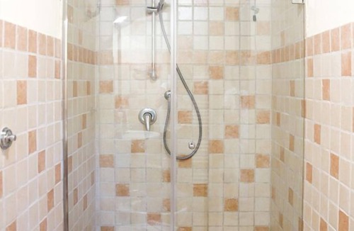 Pratovecchio House | TUSCANY. INDEPENDENT ROOM WITH PRIVATE BATH AND SHARED SWIMMING POOL