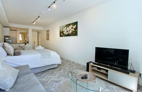 Cape Town City Centre Apartment | Tuynhuys Self Catering Studio Apartments